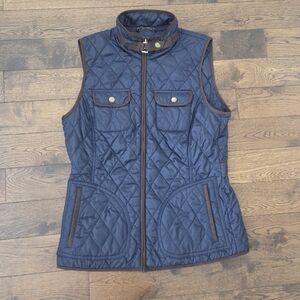 Banana Republic Quilted Field Vest in Navy with a Brown Trim Size Small